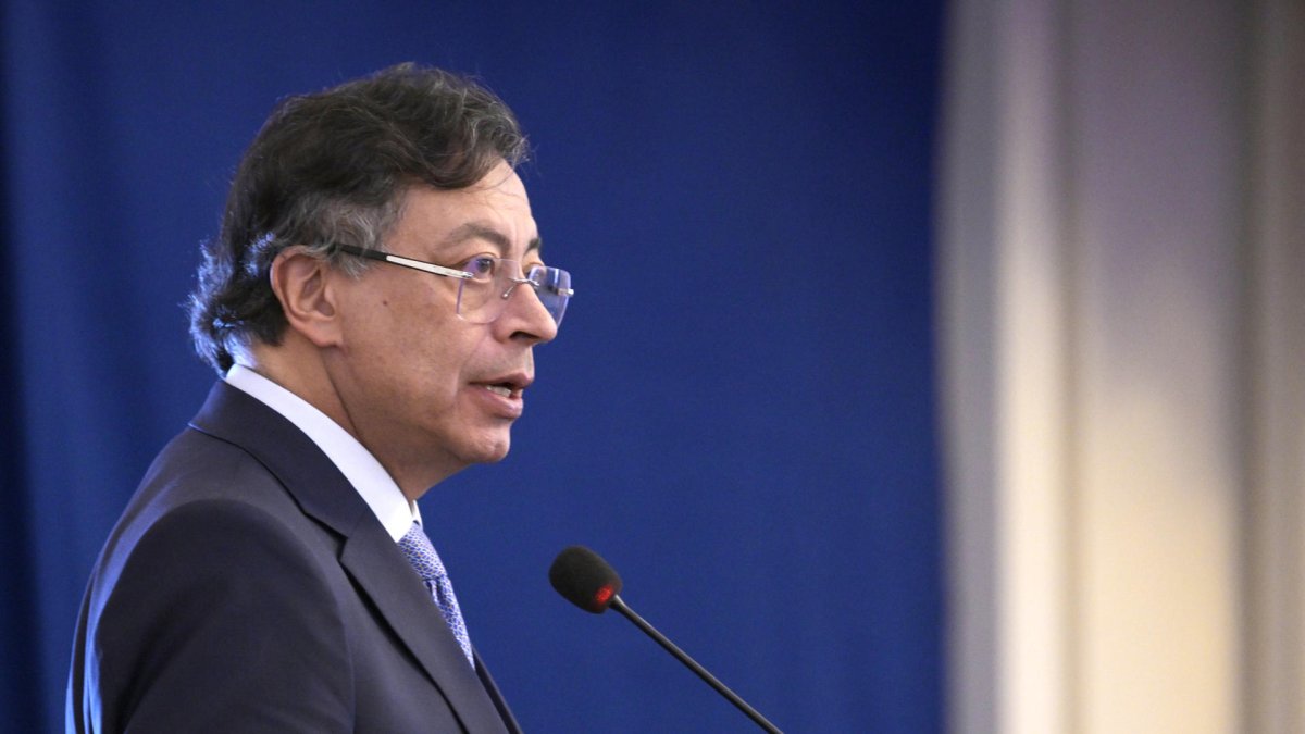 Gustavo Petro acusa: armas que matan civiles en Colombia “entran desde Ecuador”