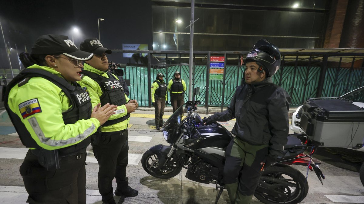 Primer día de toque de queda en Ecuador: 124 detenidos, la mayoría por ...