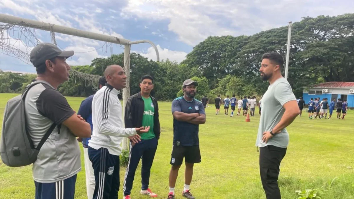 Noboa explota en Emelec: “Lo mejor que puede hacer el presidente es renunciar”