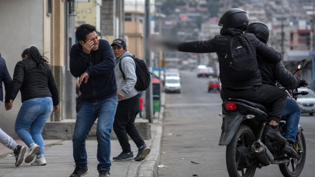 Le advirtieron que se fuera mientras bebía, no hizo caso y terminó baleado, en Quito