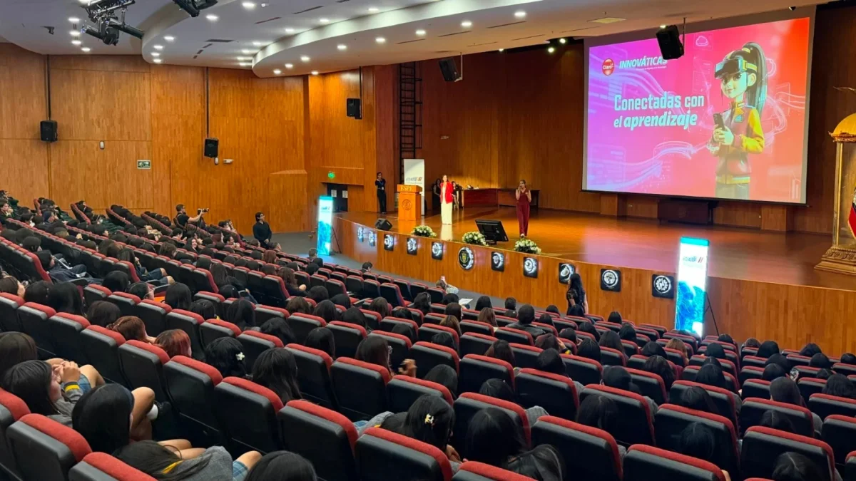 Claro y MINTEL impulsan liderazgo femenino en tecnología con Innováticas en Guayaquil