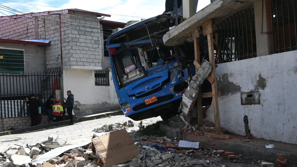 Quito: conductor de bus que causó muerte y chocó contra una casa apeló la prisión preventiva