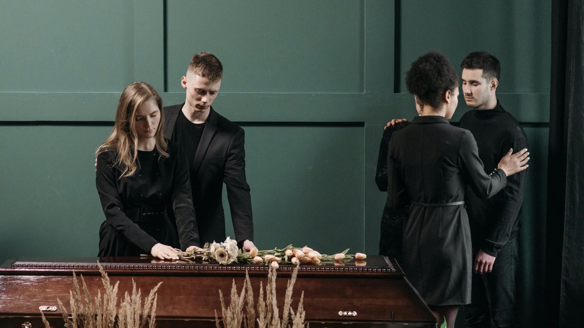 El auxilio funerario del IESS: El beneficio clave que puede ascender hasta los $ 1.437