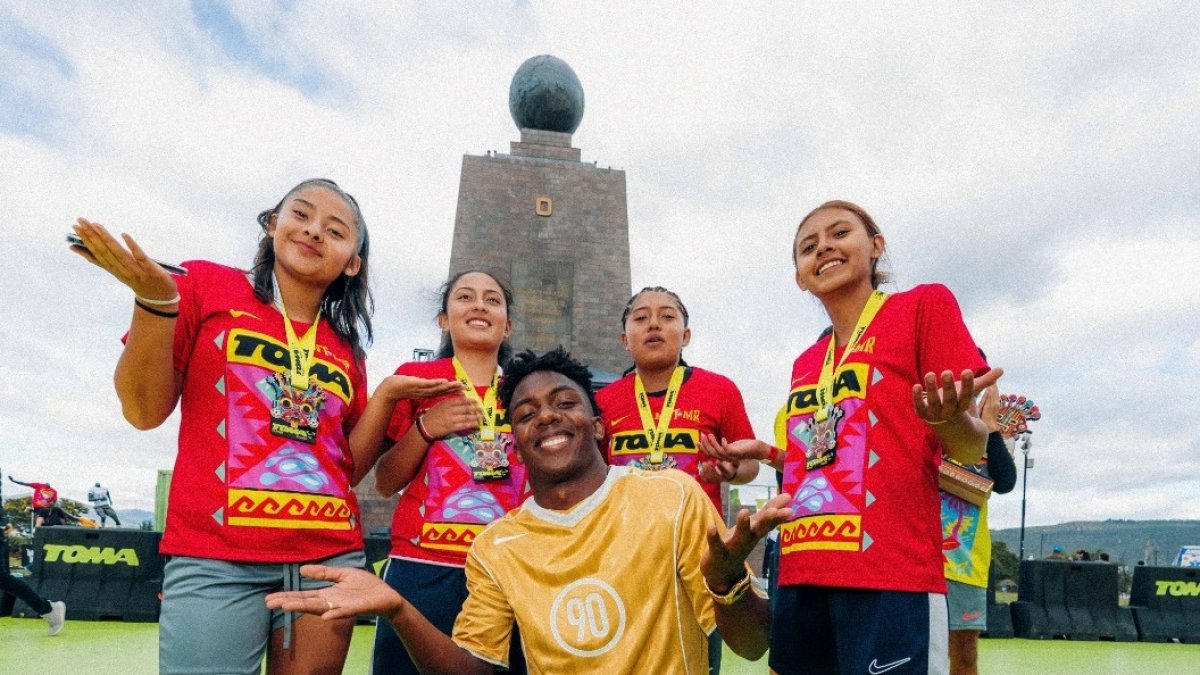 Fútbol urbano reactiva la pasión en la Mitad del Mundo