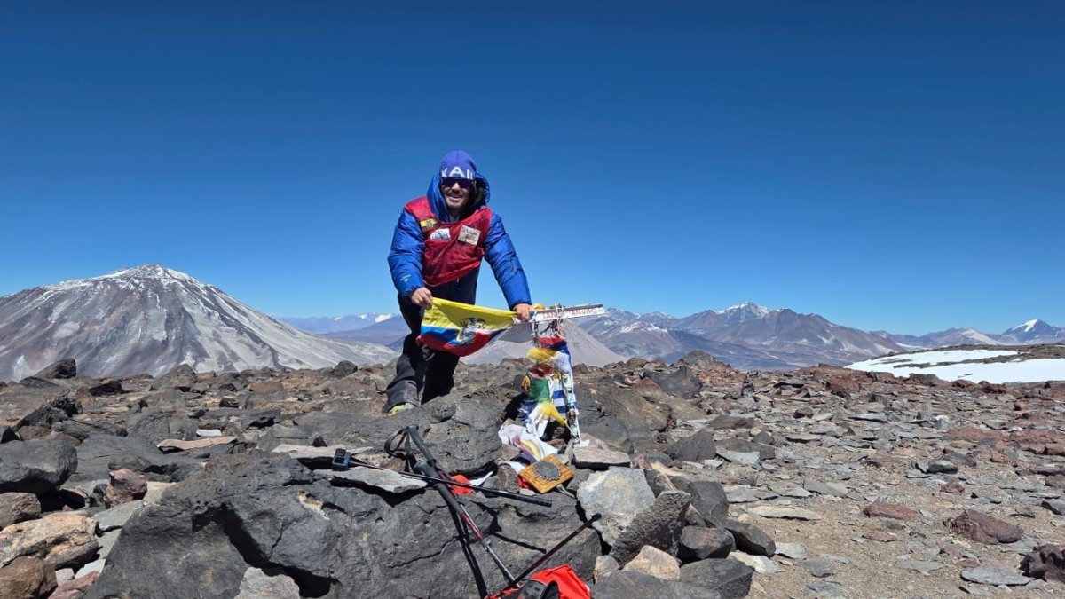 Quintero corona a 37 de 110 cumbres que tiene Sudamérica y marca récord personal