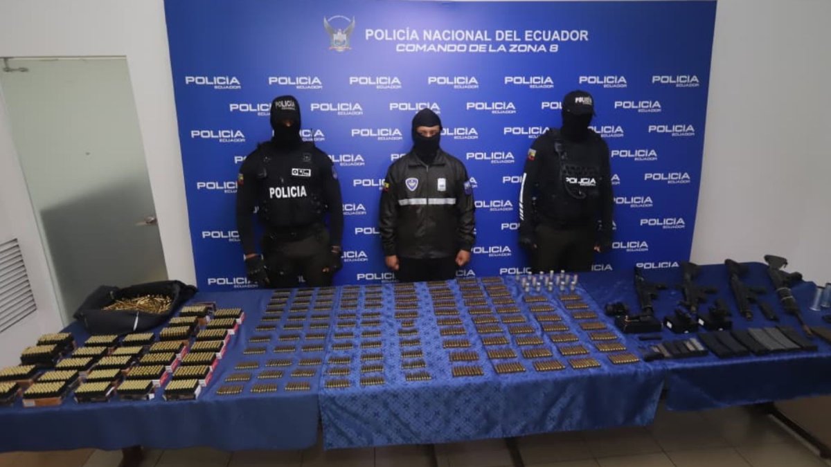 Hallan arsenal y 4.000 municiones en casa rentera del centro de Guayaquil