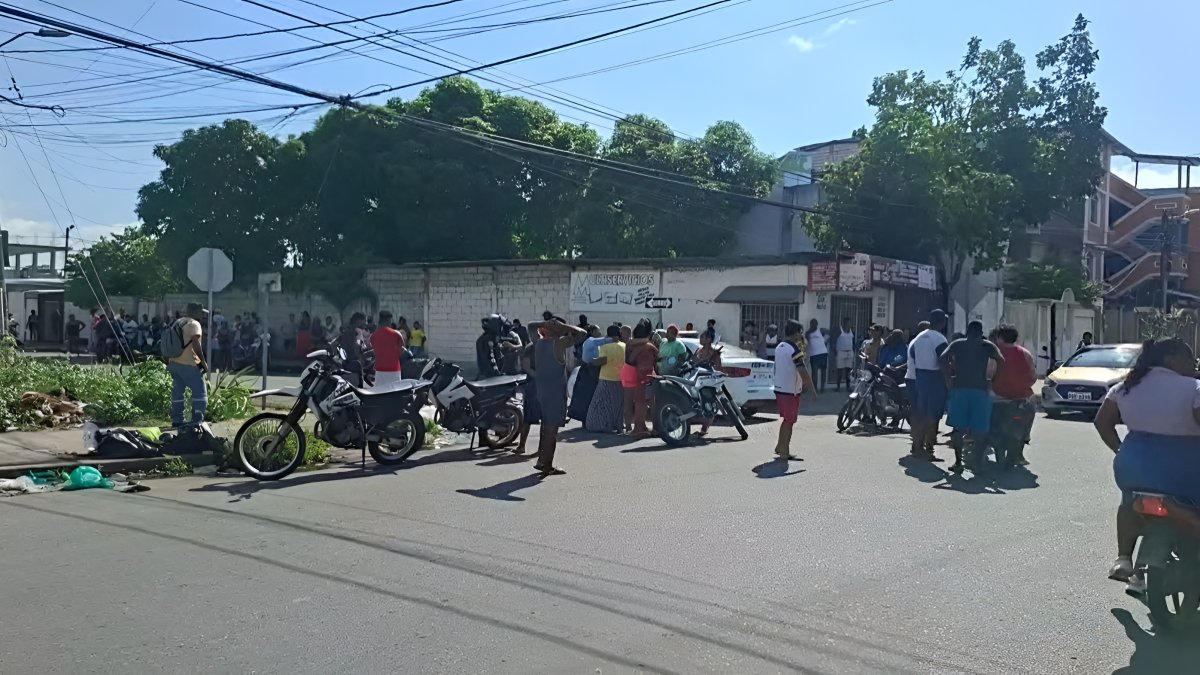 Violencia sin freno: hombre fue asesinado a pocos metros del hospital Delfina Torres en Esmeraldas
