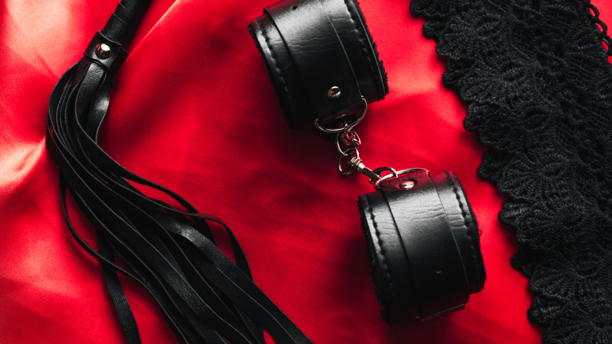“¡Ama, ya me puse la tanga!”: ecuatorianos exploran el BDSM y la dominación virtual
