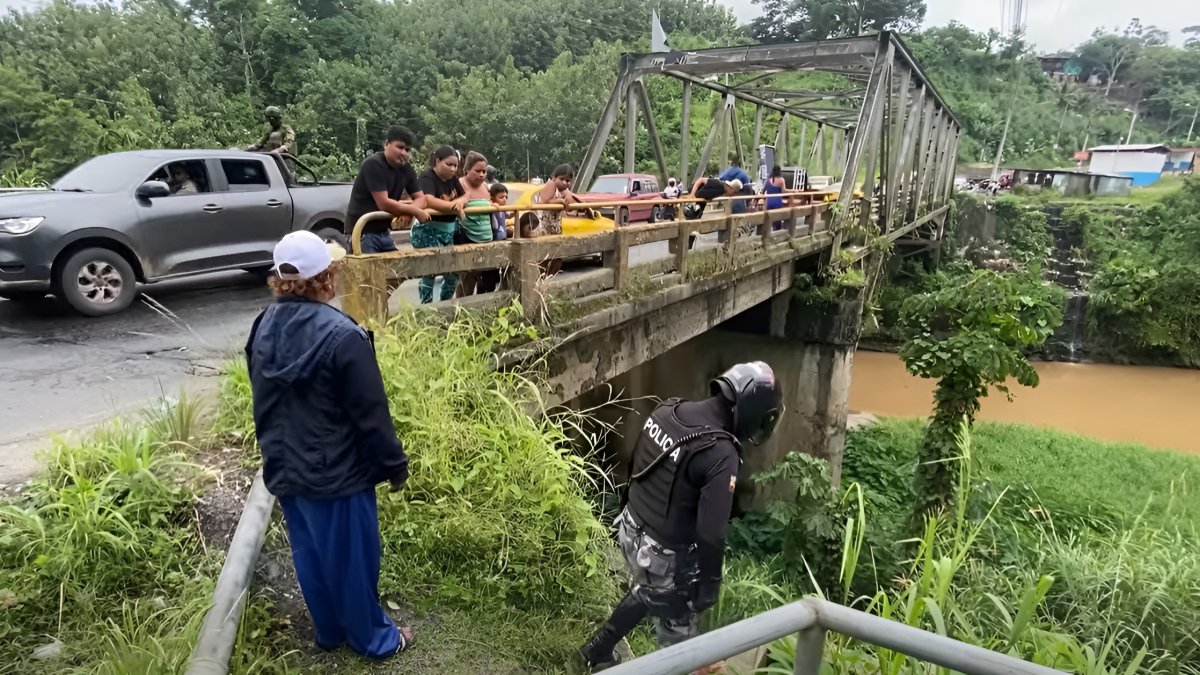 Consternación en Quinindé por el hallazgo de un cuerpo debajo de un puente