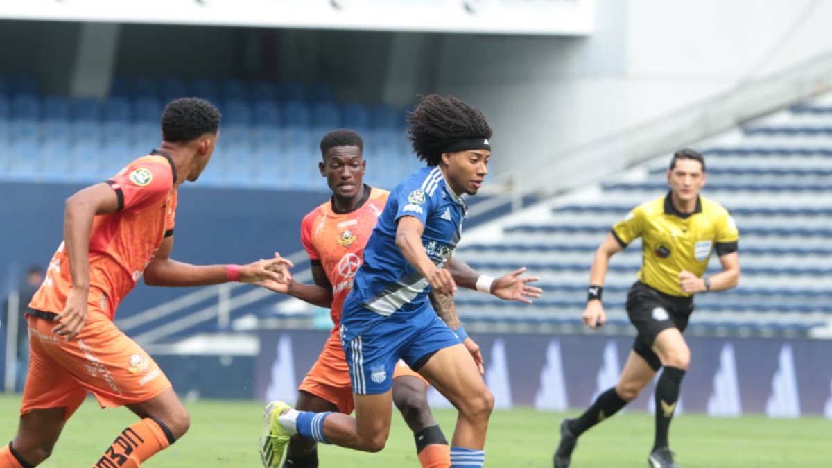 Ausencia de goleador complica situación de Emelec