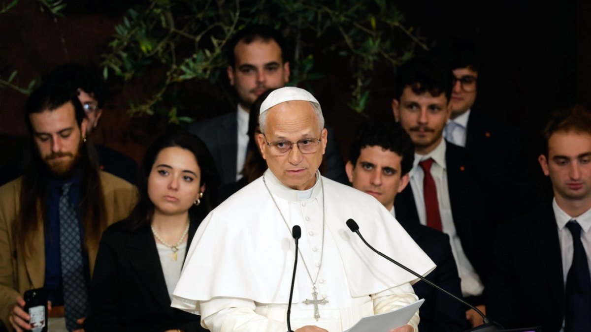 El Vaticano amenaza con excomulgar a grupo tradicionalista que desafía a León XIV
