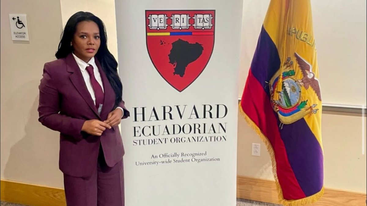 Hellen Quiñónez: la periodista esmeraldeña dio 'cátedra' en Harvard
