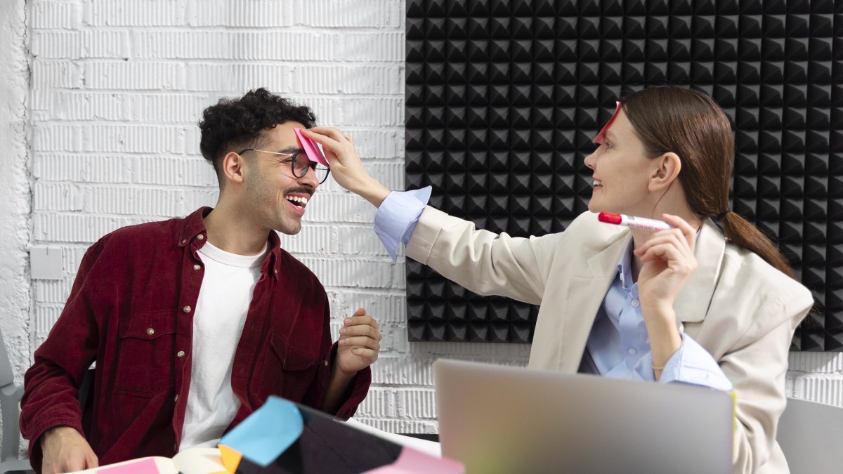 Por qué hay atracción íntima con los compañeros de trabajo?: Experto lo aclara