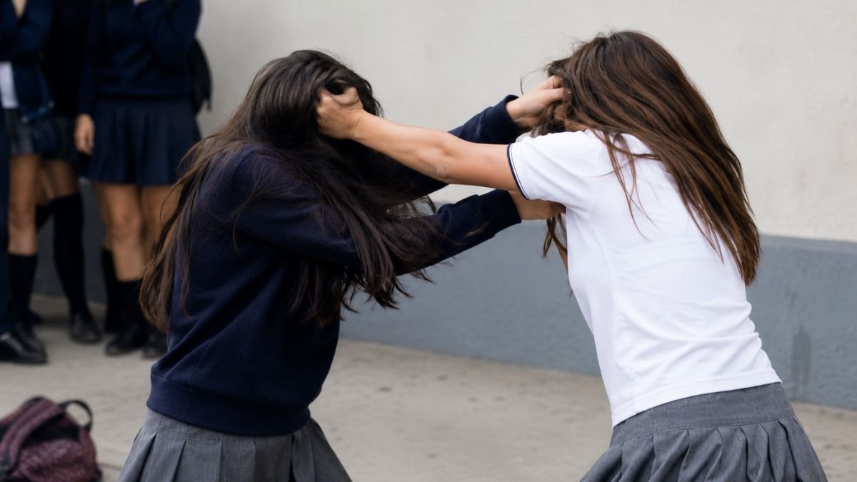 Riña escolar en Guayaquil: alumnas se enfrentaron al salir de clases