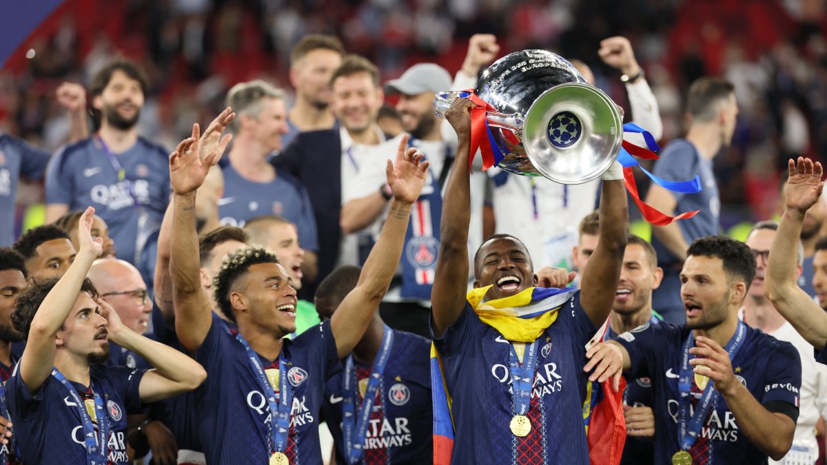 Willian Pacho conquista su segunda Champions League con el PSG y entra en la élite mundial