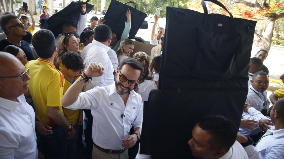 ¿Quién es Abelardo de la Espriella? El abogado y empresario que busca la presidencia de Colombia