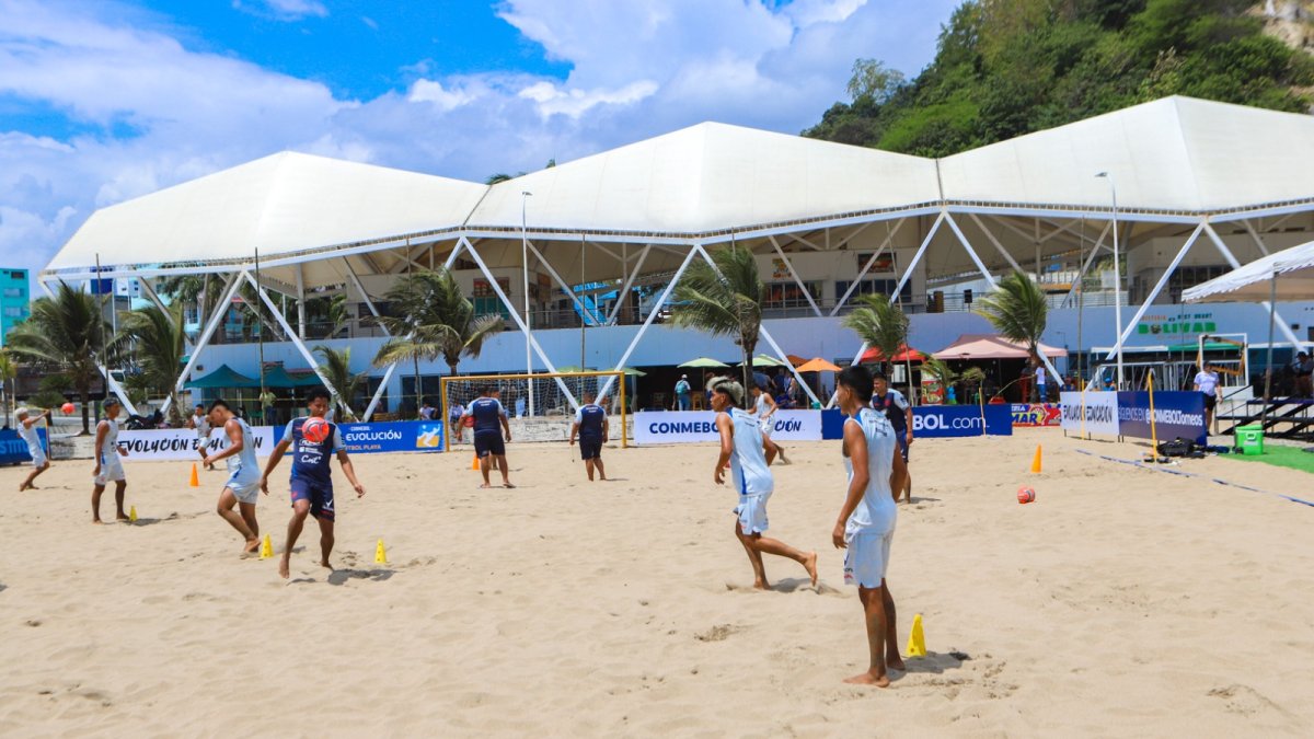 Esmeraldas recibe la Liga Evolución CONMEBOL de Fútbol Playa 2026 en Las Palmas