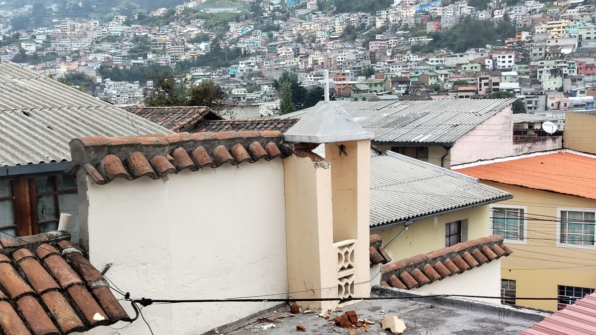 Robo en El Panecillo de Quito: ni la campana de la Virgen se