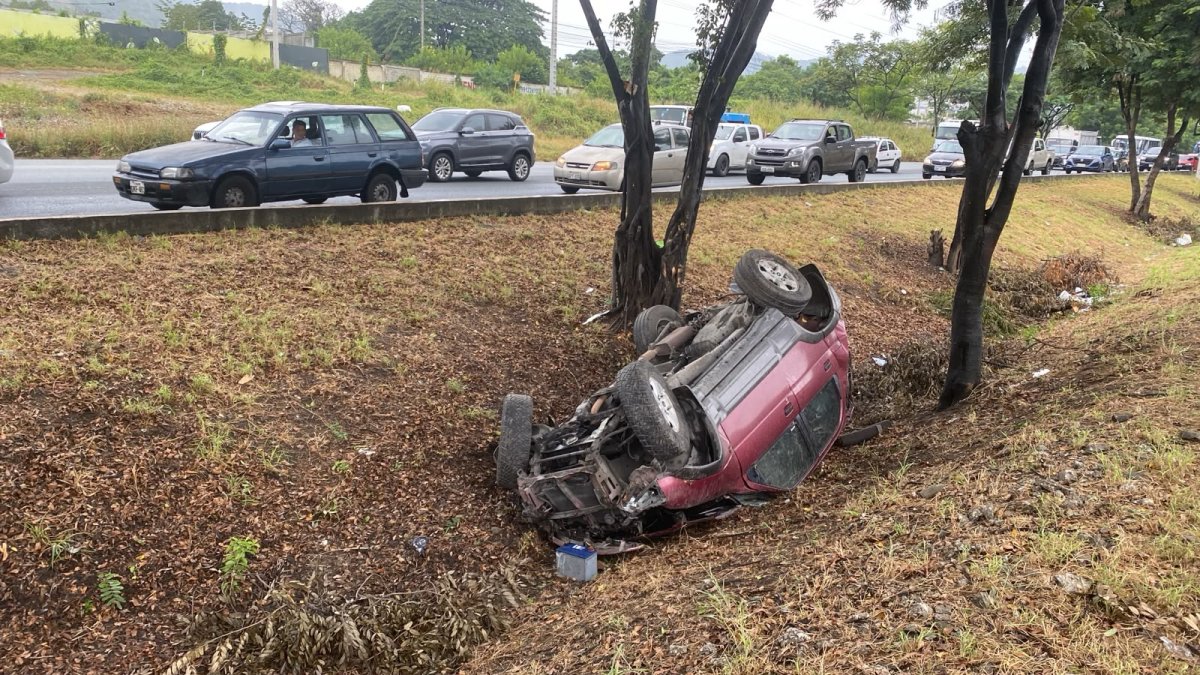Accidente de tránsito en la vía a la Costa, en Gua