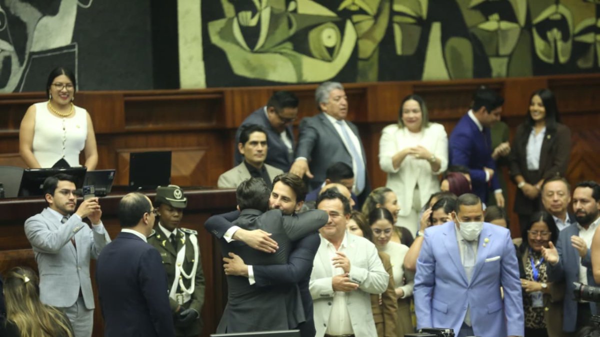 Niels Olsen renunció a la Asamblea: ¿Quién es su reemplazo?