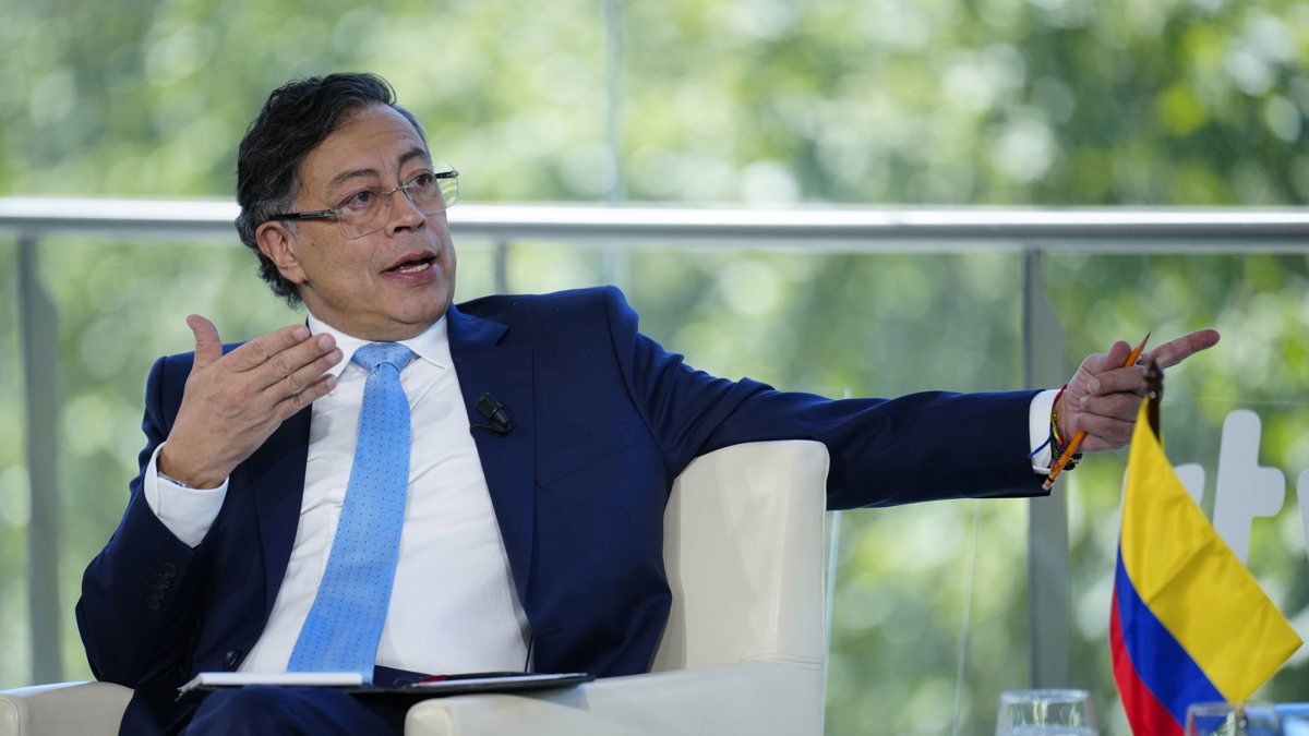 Petro proclama triunfo de la izquierda en Perú sin datos ofi