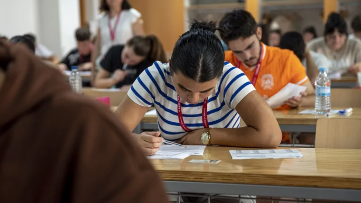 Abren convocatoria de becas de maestrías para profesionales 