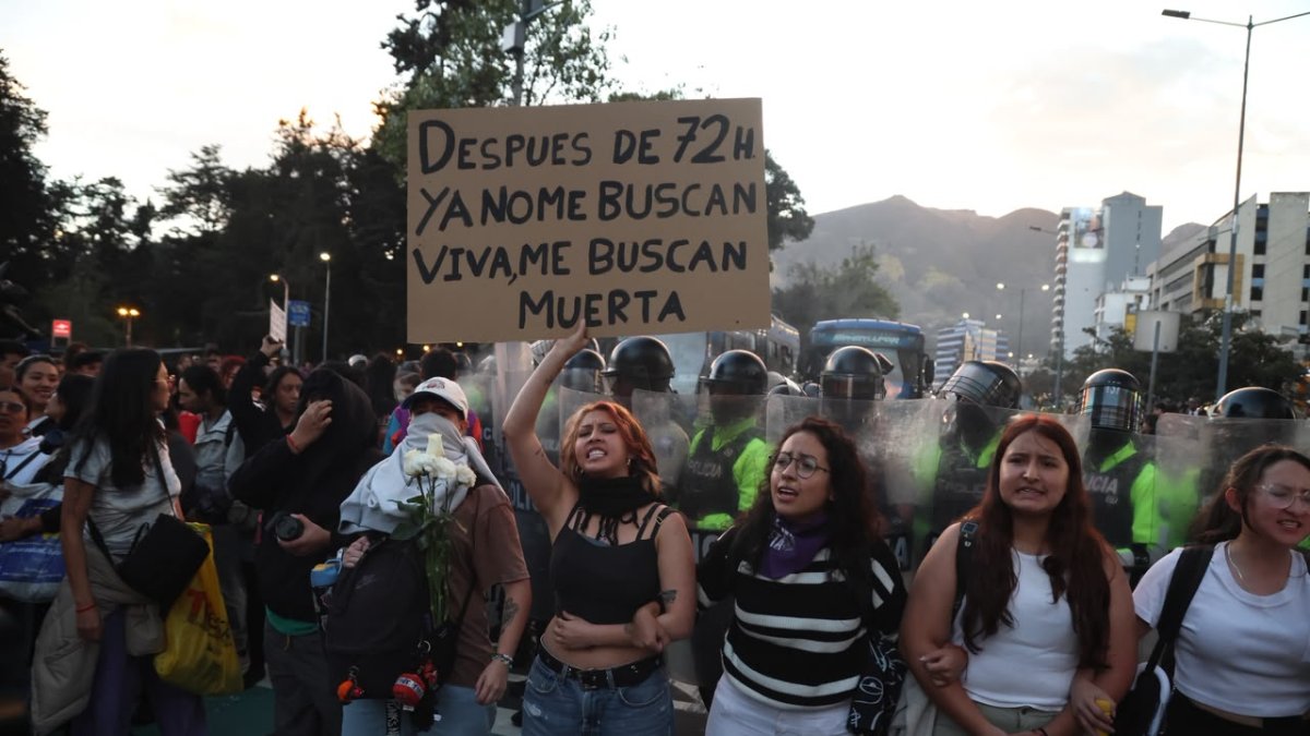 Plantón por Nathaly Mafla terminó en marcha hacia la Politéc