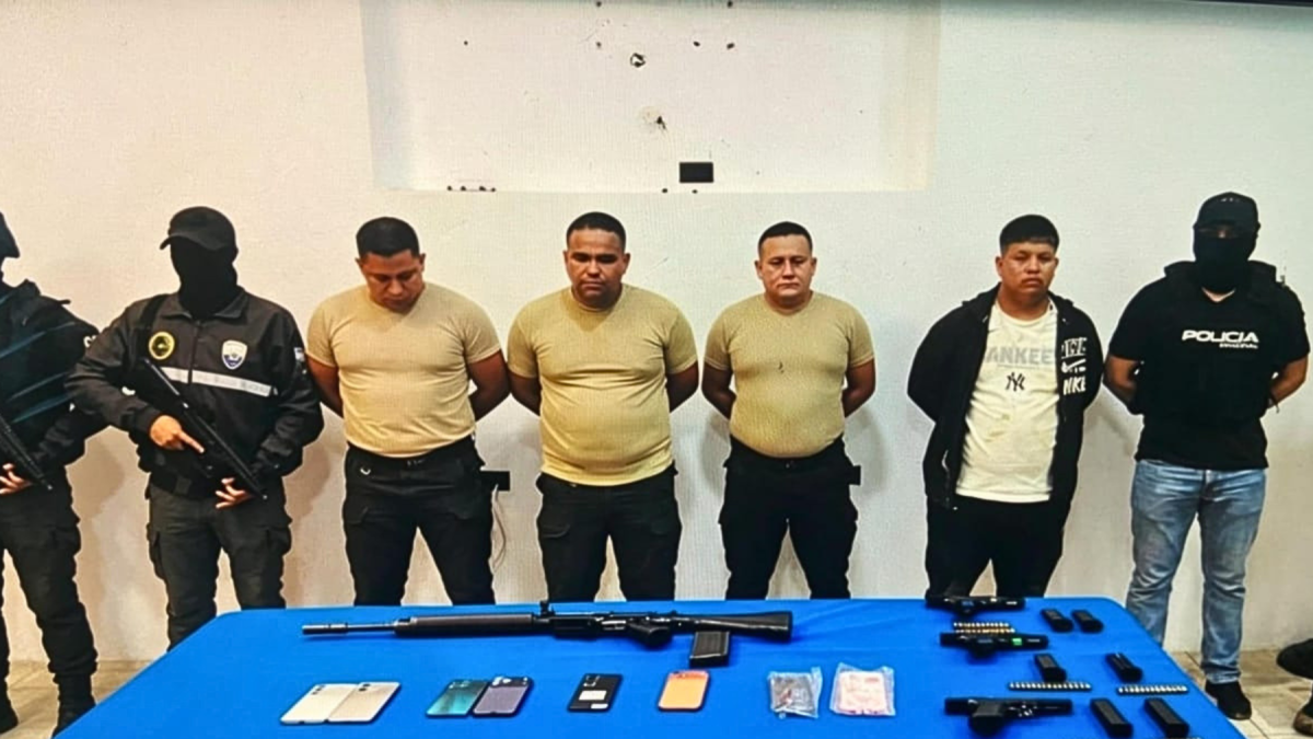 Tres policías fueron capturados junto a alias Sampayo, señal