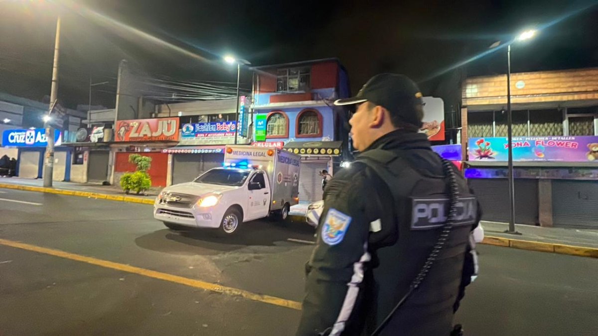 Ataque armado en negocio de celulares deja un fallecido y un herido en el sur de Quito