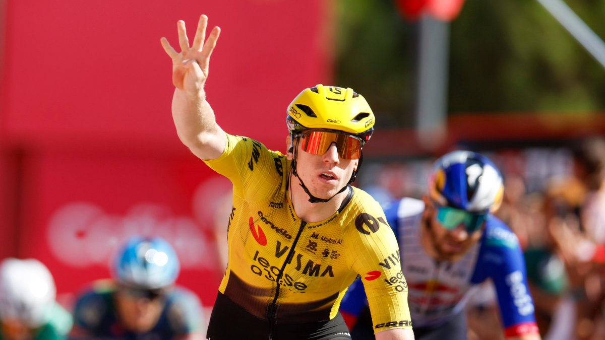 Richard Carapaz stays in fourth place at the Vuelta a España