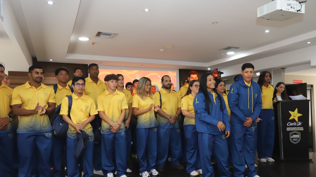 Ecuador’s South American Games team is formally sent off before competition
