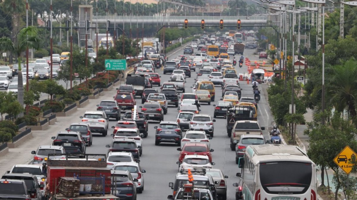 Nuevo accidente en el Puente de la Unidad Nacional: motociclista cae al río Daule