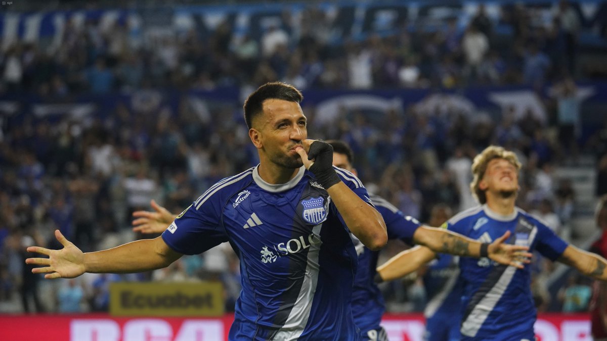 Emelec y Libertad se miden por el liderato y la clasificación a la Copa Sudamericana