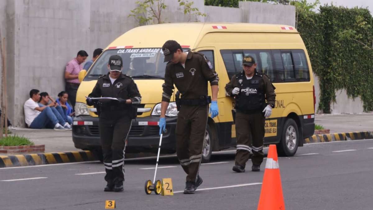 Mujer es asesinada en expreso escolar en el norte de Guayaquil