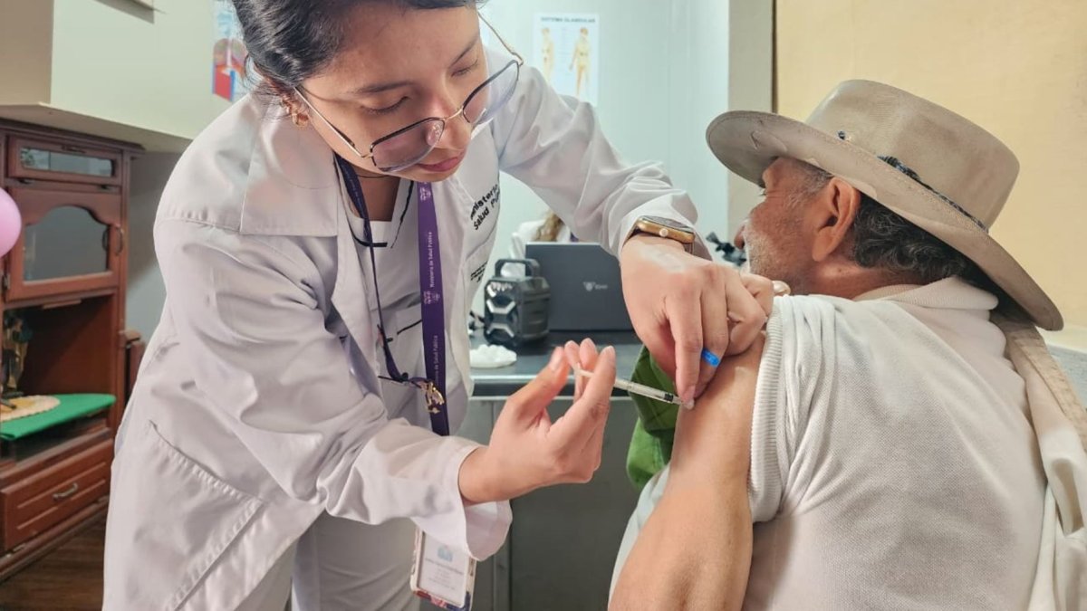 Ecuador: Government launches national influenza vaccination campaign
