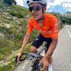 Richard Carapaz durante uno de sus entrenamientos en Europa previo al reinicio de las competencias oficiales.