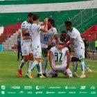 Los manabitas festejando a lo grande el gol de Carlos Almada.