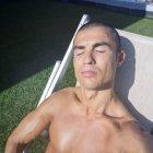 Cristiano Ronaldo sigue en cuarentena, pero las selfies no pueden parar.