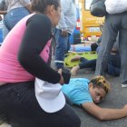 Los afectados quedaron con graves heridas tendidos en la calzada. Ambos fueron trasladados hasta una casa de salud.