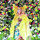 La imagen estuvo en su altar adornada con flores durante estos días de celebración.