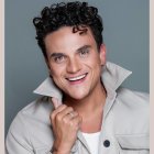 Silvestre 

tiene 40 años y asegura estar contento con lo que ha conseguido a lo largo de su carrera musical.