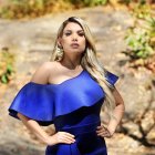 A los 16 años fue presentadora de un espacio de variedades en un canal de Babahoyo.