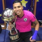 Luis Fernando León y la Copa Sudamericana que ganó con Independiente del Valle.