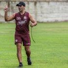 Fabián Bustos entrenador del Barcelona en su segunda temporada.