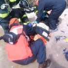 La mujer, de 54 años, sufrió la amputación parcial de su pierna izquierda en la explosión.