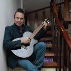 El cantante Fausto Miño lanza una nueva canción espera mejores días para todos.