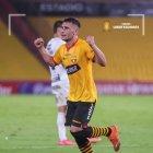 Emmanuel Martínez, delantero de Barcelona que se mandó un buen partido ante The Strongest.