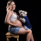 Compartió 

una sesión de fotos con su perrita Ronda.