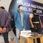Los dos detenidos tenían cargados los revólveres y listos para usarlos