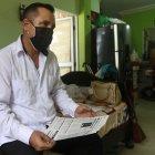 René tiene 52 años y pasó 12 en  la Fuerza Naval.